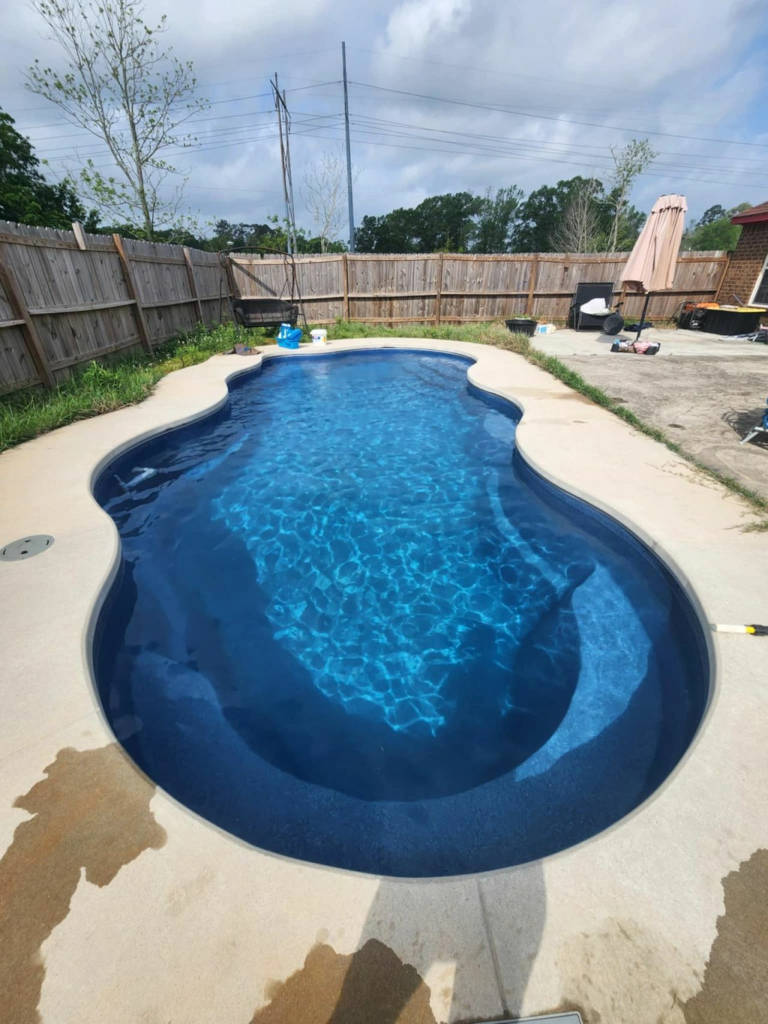 Outdoor Pool Cleaning Services